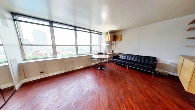 Building Photo - 655 W Irving Park Rd