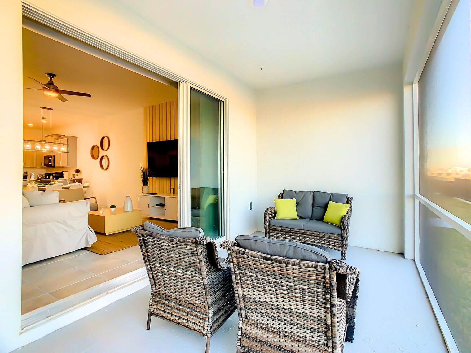 Building Photo - 1083 Splash Shot Pl