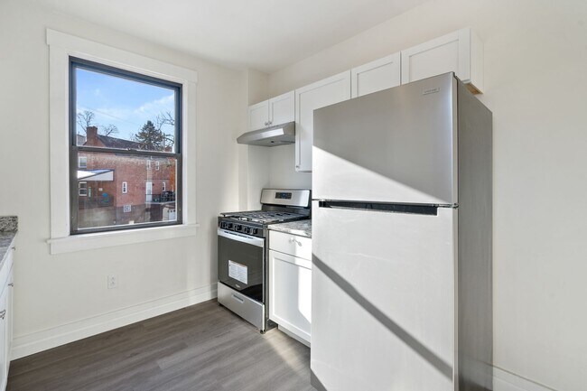 Building Photo - 111 Kaplan Ave