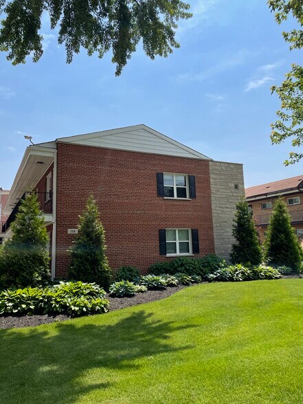 Primary Photo - Douglas Avenue Apartments