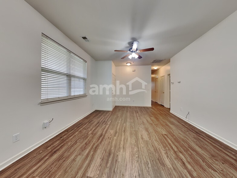 Building Photo - 194 Chemistry Cir