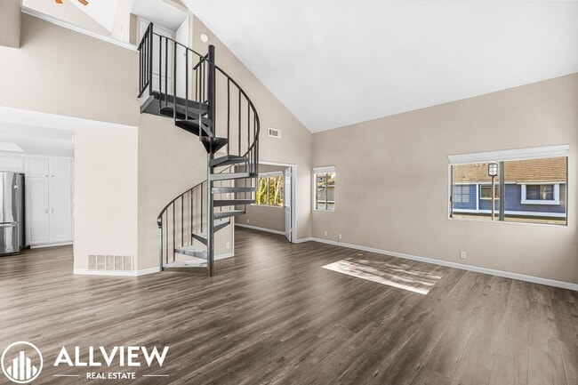 Primary Photo - 2 Bedroom, 2 Bathroom Updated Townhome in ...