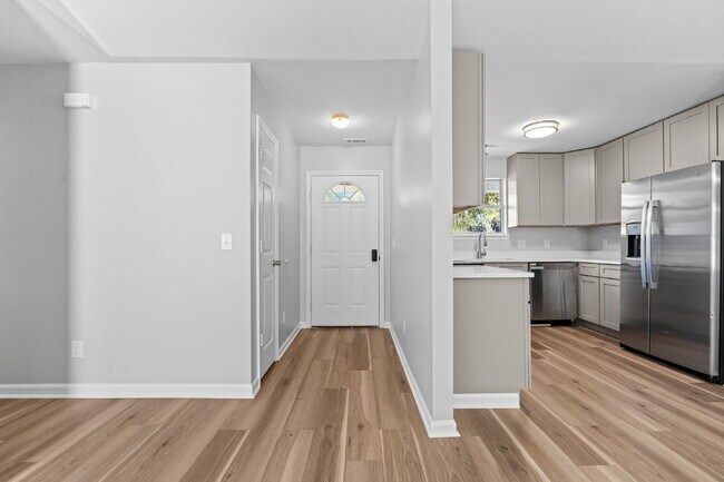 Building Photo - 3 Bedroom 2 bath home on a corner lot in the Telfair community