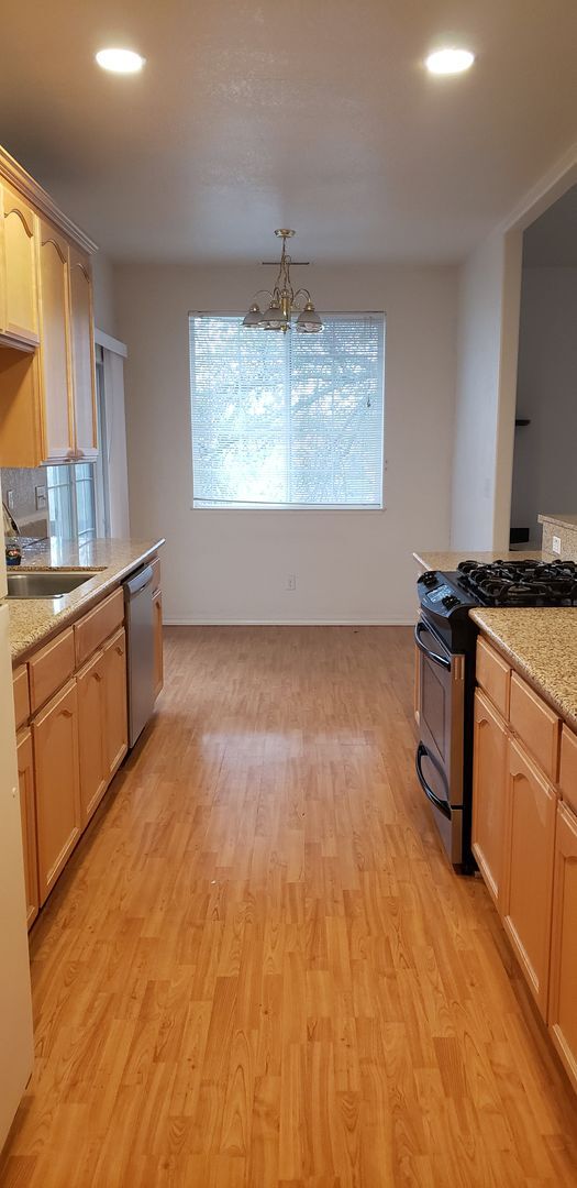 Building Photo - 18371deerhillroad.is4lease.com