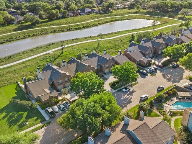 Building Photo - 15932 Seahorse Dr