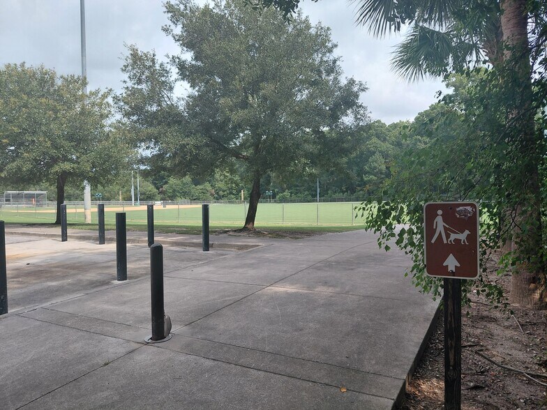 walking path to dog park - 333 Matuskovic Dr