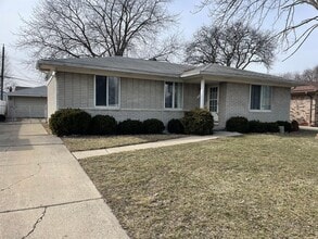 Building Photo - Fraser - 3 Bedroom Ranch with basement and garage.  Immediate Occupancy!