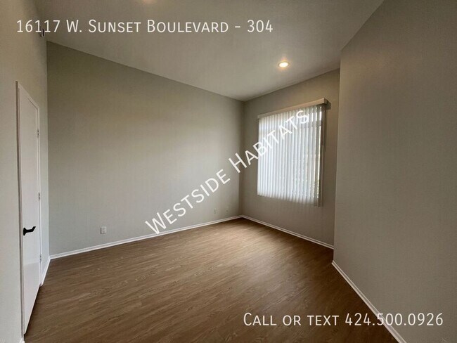Building Photo - 16117 W Sunset Blvd