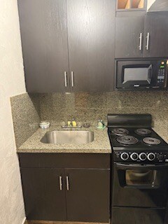 Building Photo - 36 SE 5th St