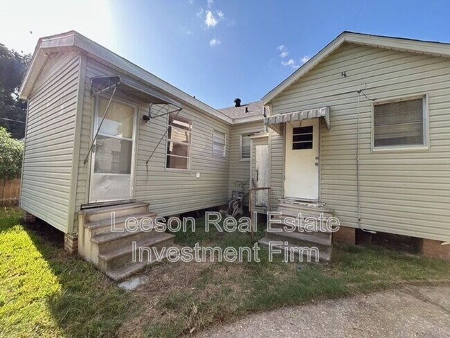 Building Photo - 225 E Elmwood St