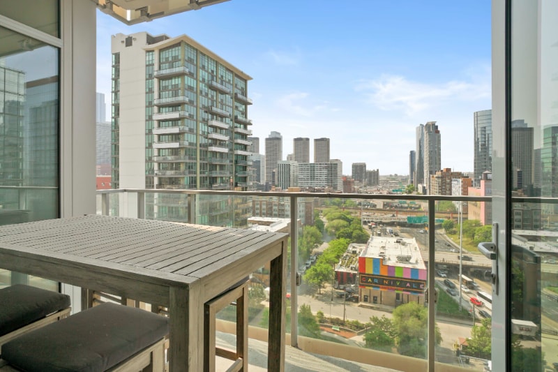 Building Photo - 341 N Halsted St