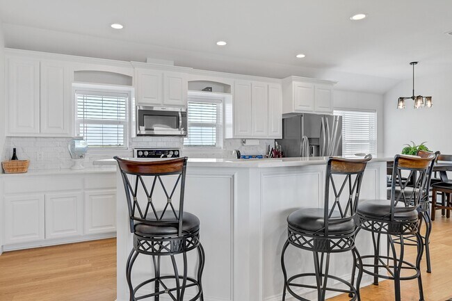 Building Photo - 747 Waypoint Dr