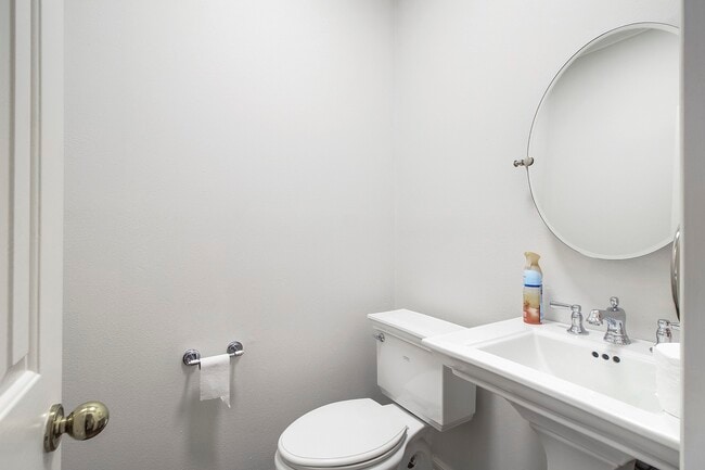 Building Photo - 14127 Swallowfield Dr