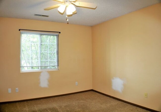 Building Photo - $1,150 | 2 Bedroom, 1 Bathroom 2nd Floor Condo | NO Pets | Available for August 1st, 2026 Move in!