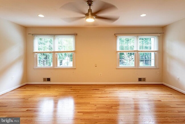 Building Photo - 14912 Emory Ln