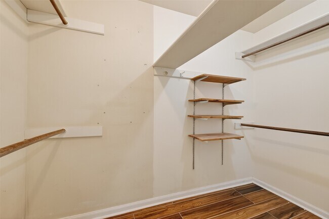 Building Photo - 9218 Rowan Ln