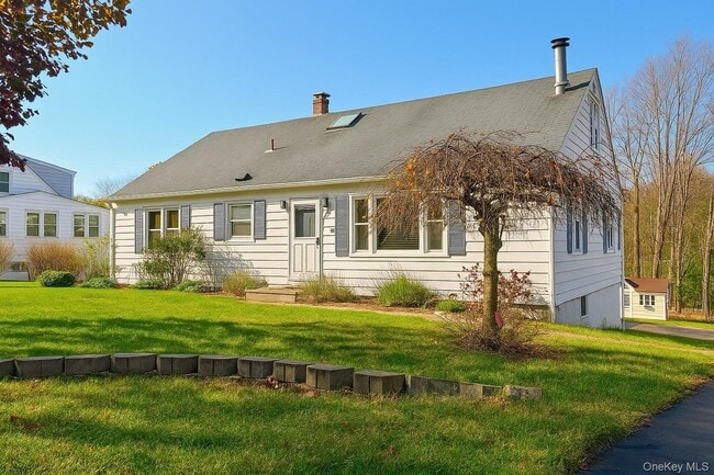 Primary Photo - 48 Quaker Hill Rd