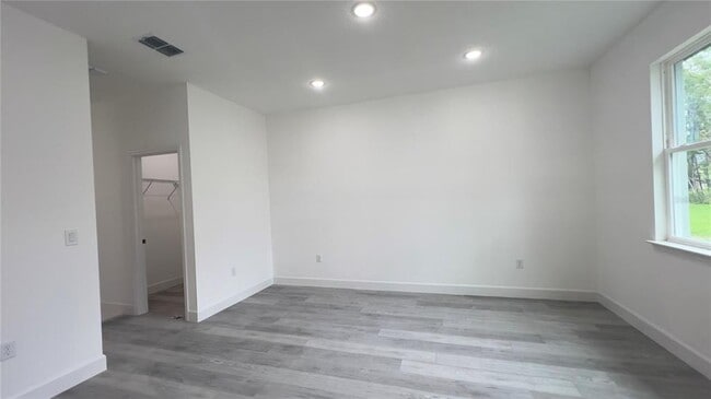 Building Photo - 16457 SW 27th Ave