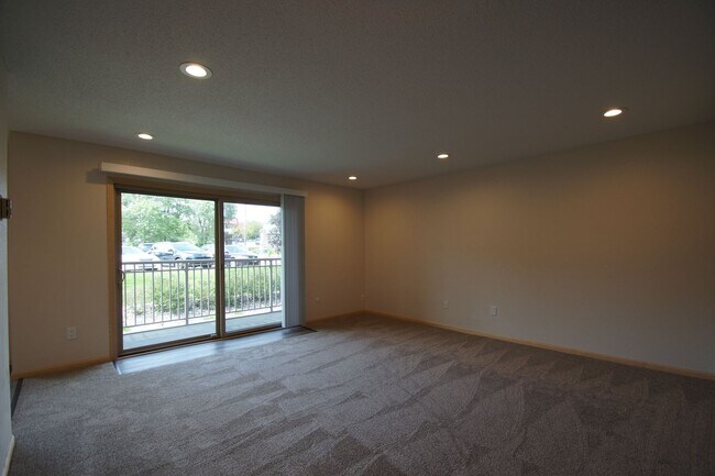 Building Photo - Fully Renovated Appaloosa Suite