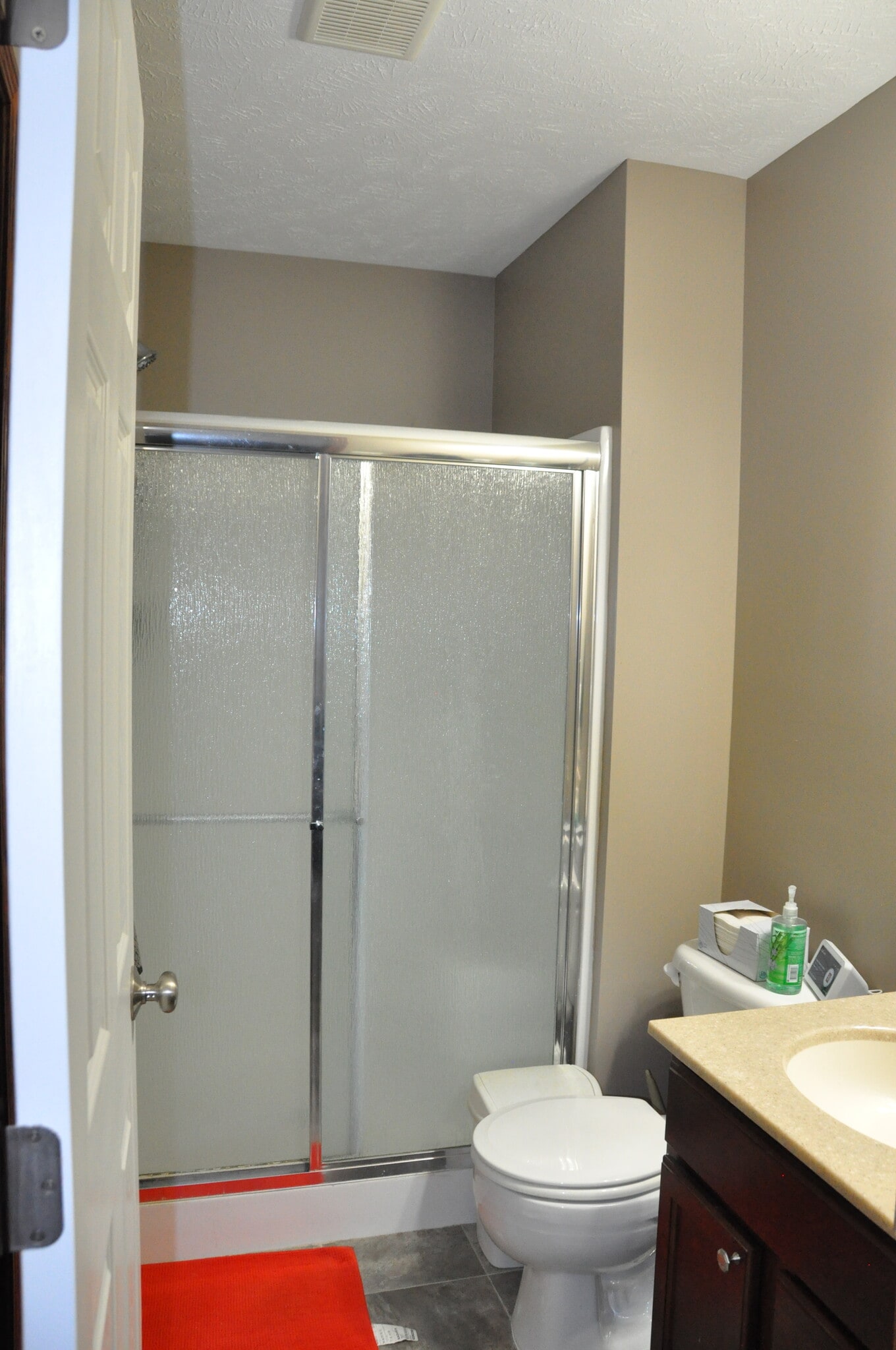 Primary Bathroom - 2041 Colorado Dr