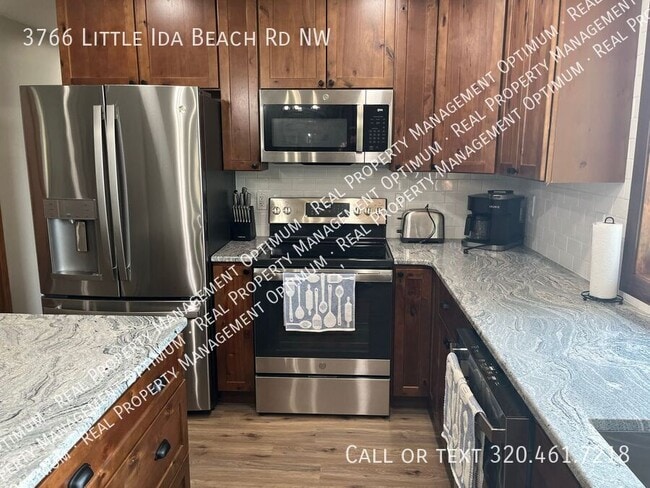 Building Photo - 3766 Little Ida Beach Rd NW