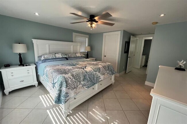 Building Photo - 345 Avenida Leona