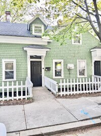 Building Photo - 718-720 Charles Street