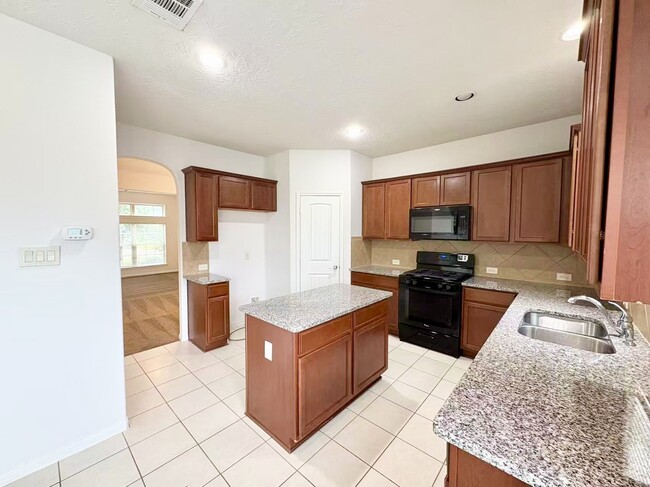 Building Photo - 3722 Pantano Ct