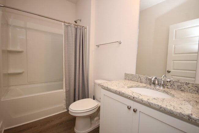 Building Photo - Stunning Modern 4-Bed, 2-Bath Home in Arbor Ridge – High Ceilings, Open Floor Plan, Granite Kitch...