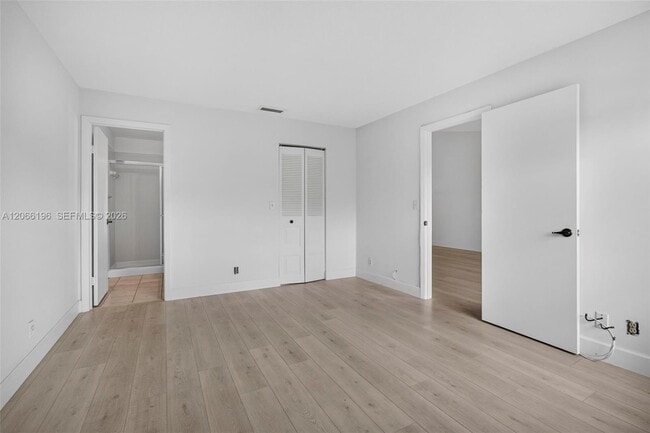 Building Photo - 4626 Lucerne Lakes Blvd E