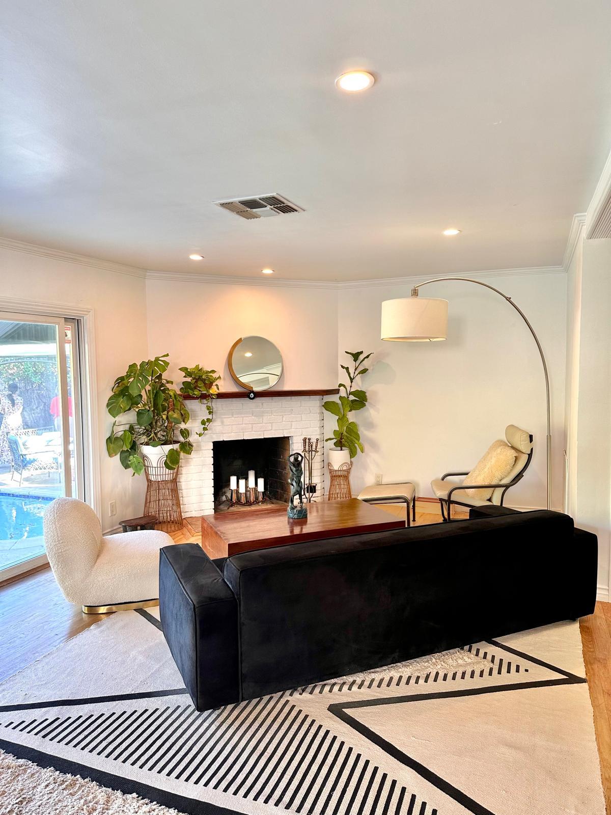 Living room - 6500 Whitaker Ave