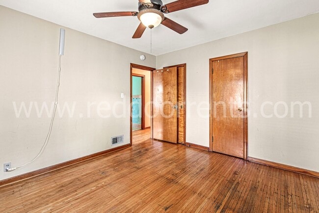 Building Photo - 328 N Post Rd