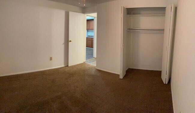 Building Photo - Spacious 1/1! Up to 2 Months Free! Same Day Approvals!