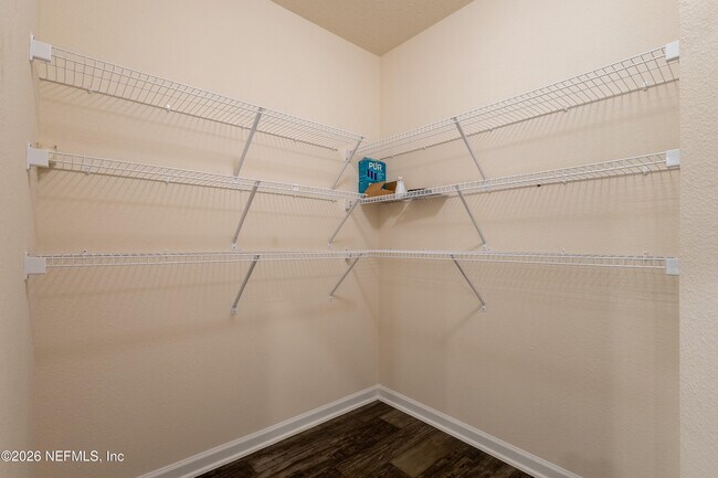 Building Photo - 2446 Oak Stream Dr