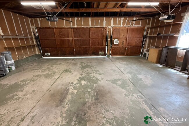 Building Photo - Large Updated 5 Bedroom Home in San Mateo ...