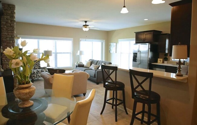 Building Photo - Centennial Pointe West