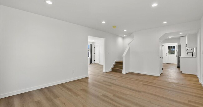 Building Photo - Remodeled 5BR Vintage Gem in Prime West Seattle