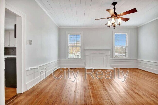 Building Photo - 115 Church Aly