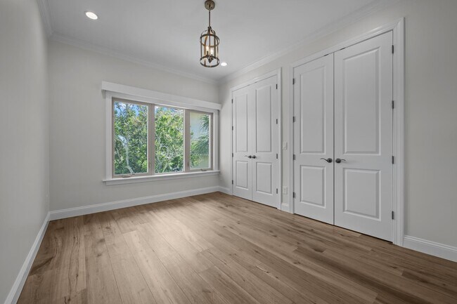 Building Photo - 3505 Harbor Dr