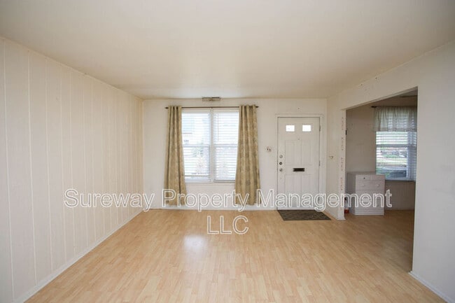 Building Photo - 2116 Harbour Dr