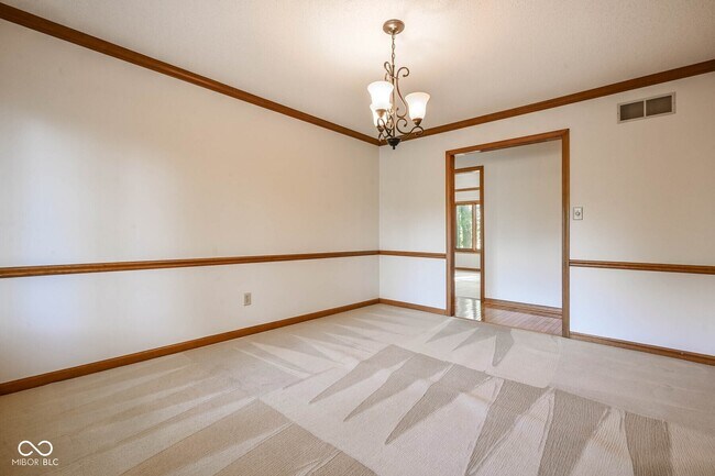 Building Photo - 615 Mulberry St