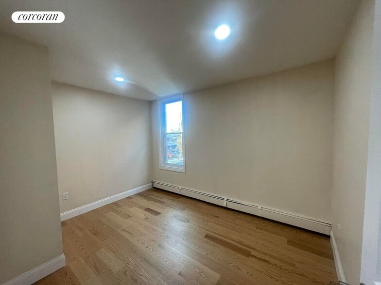 Building Photo - 1222 Simpson St