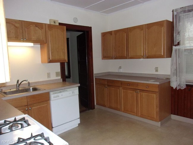 Building Photo - 3 br, 1 bath Apartment - 25 Margaret St