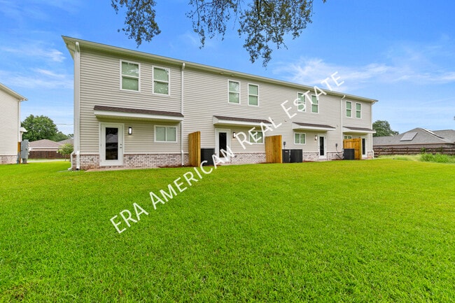 Building Photo - 400 Walters Cir