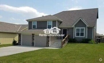 Building Photo - 4 Bed 2 Bath KC North Home...Available 3/1/25