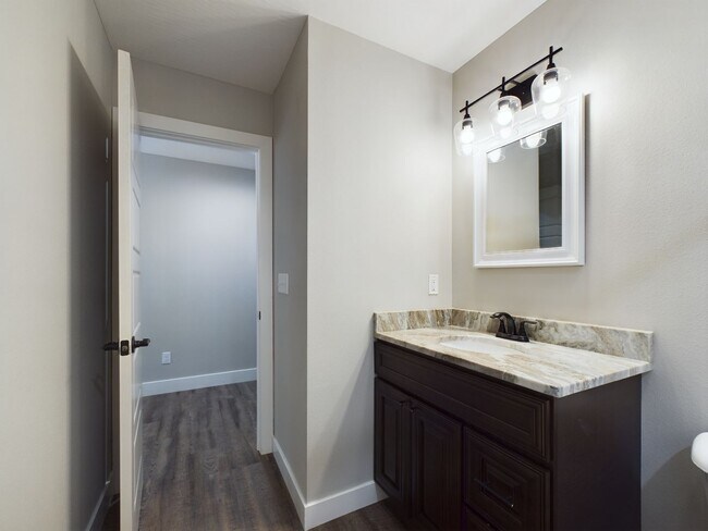Building Photo - 131