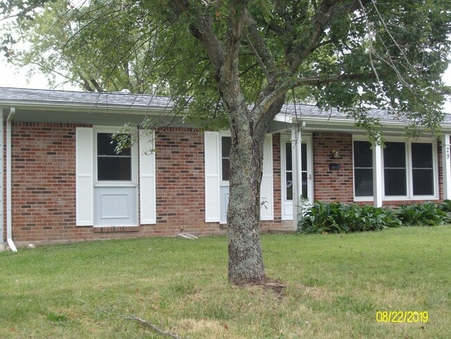 Building Photo - 3 bd-1 1/2 bath