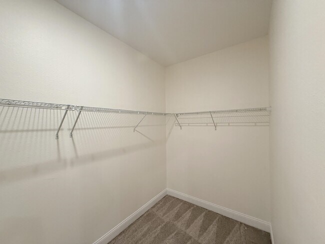Building Photo - 32 Olivine Ct