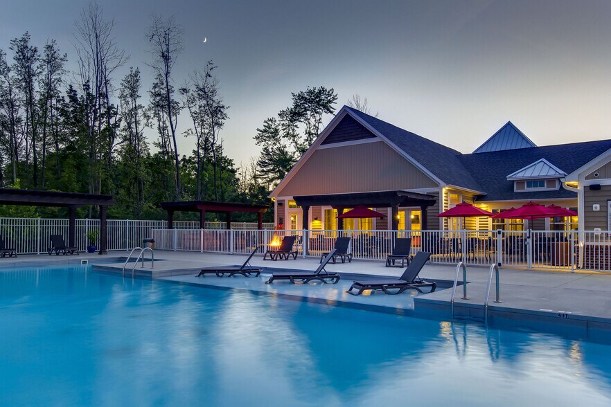 Residences on Ronald Reagan 10531 Kings Row Dr Avon IN 46123