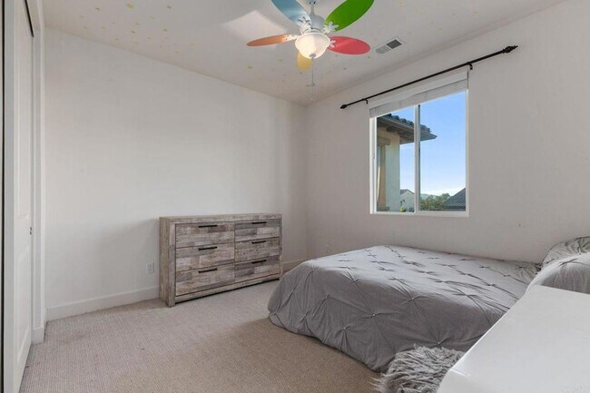 Building Photo - 1316 Vista Ave